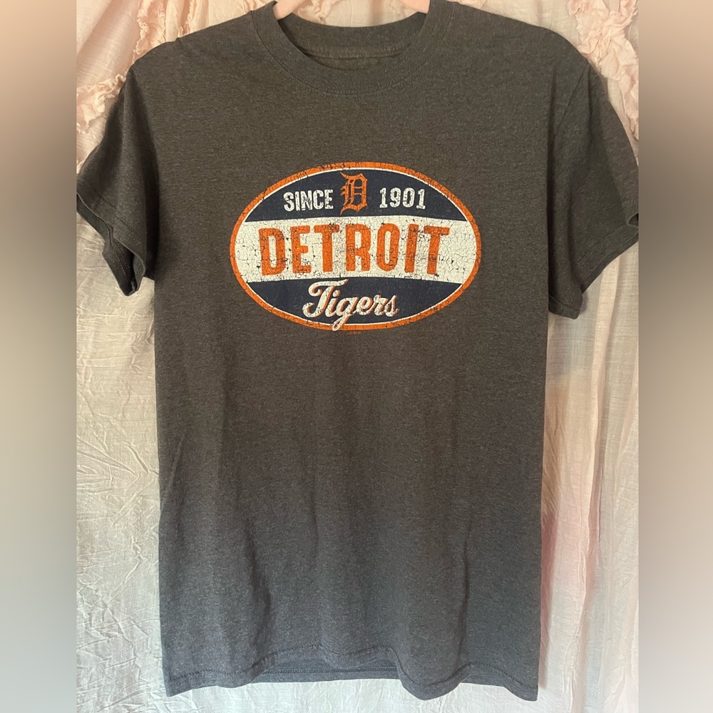 Genuine Merchandise MLB Logo Tee - Charcoal Gray with Red, White & Blue
